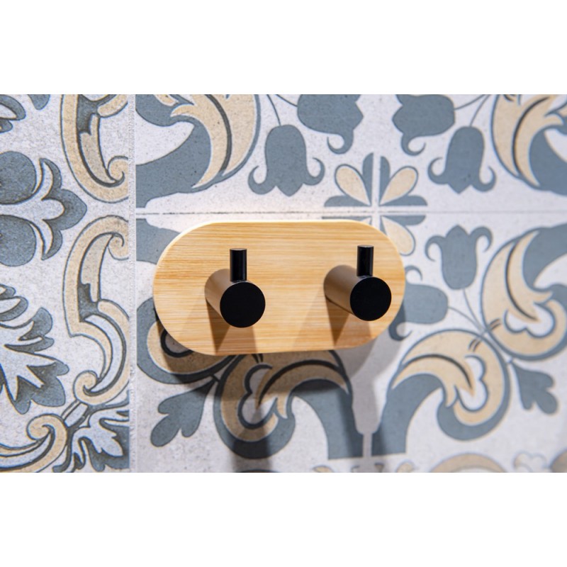 Věšák na stěnu na nalepení 3M, kov (černá barva), bambus