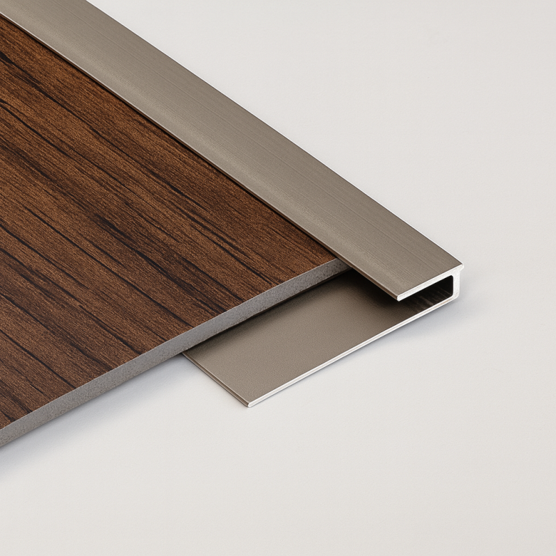 SPC nástenný obklad vnútorný - ukončovací roh profil